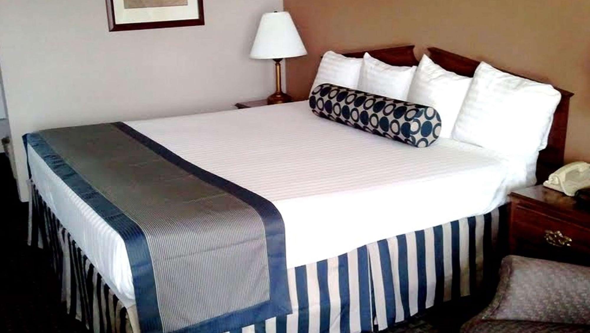 Magnuson Hotel Red Baron Garden City Εξωτερικό φωτογραφία