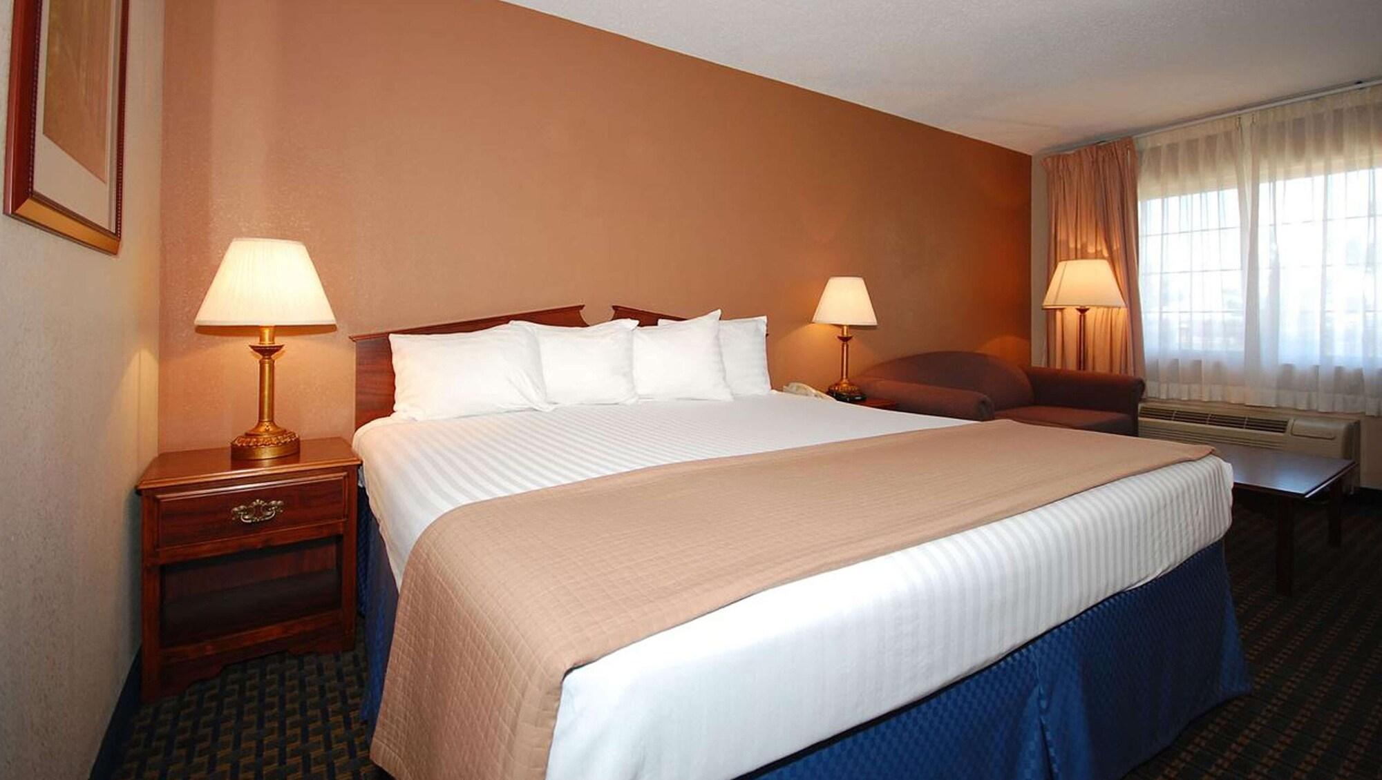 Magnuson Hotel Red Baron Garden City Εξωτερικό φωτογραφία