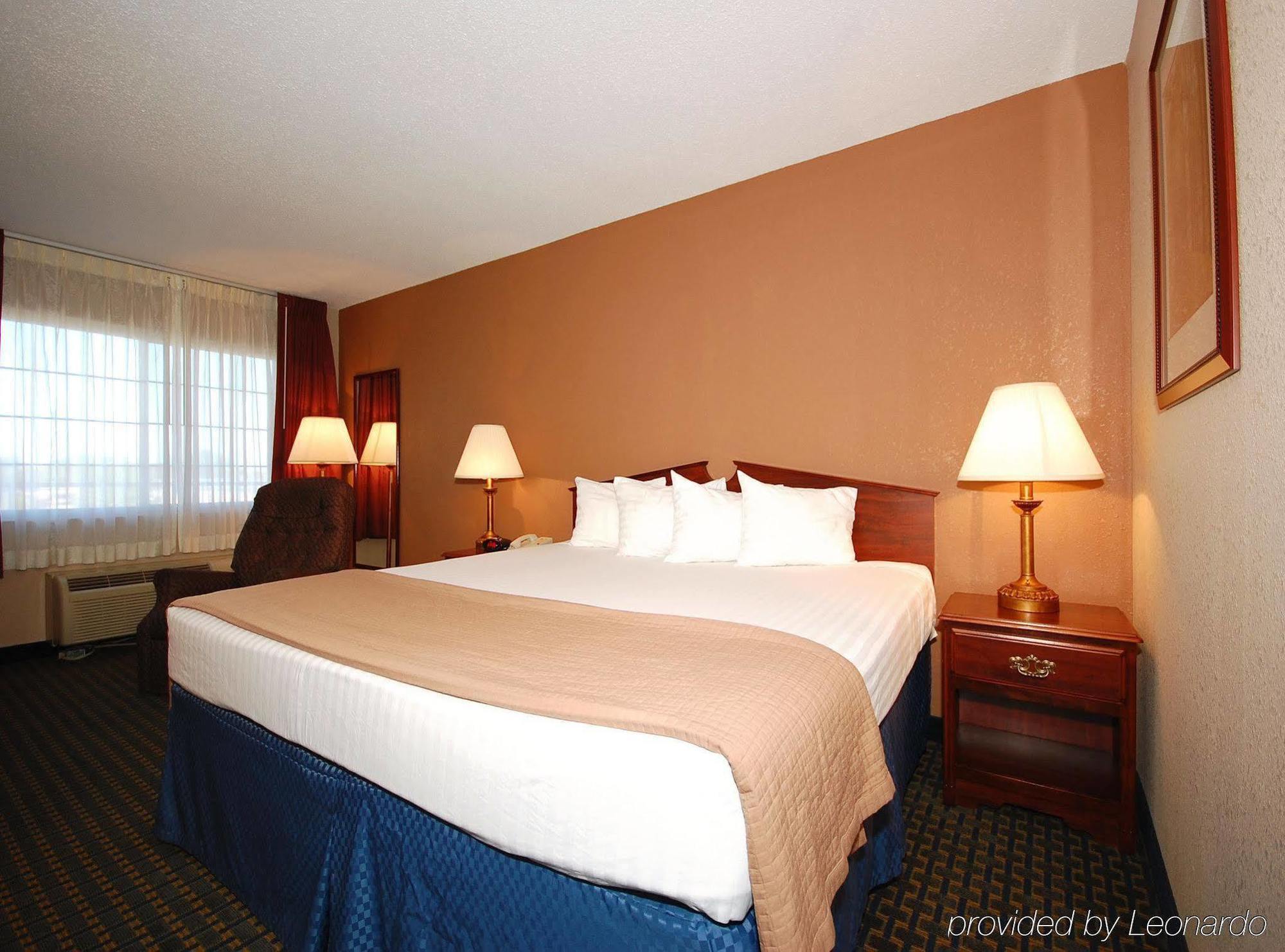 Magnuson Hotel Red Baron Garden City Εξωτερικό φωτογραφία